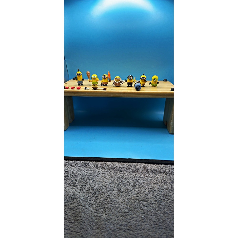 Mega blocks Minions Despicable Me Small Plastic Figure Set Lot w/ Accessories